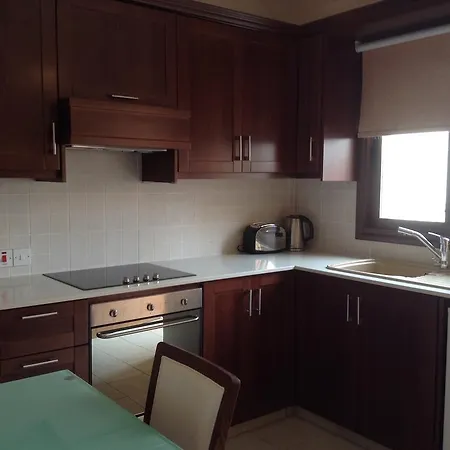 Avillion Aparthotel Klorakas