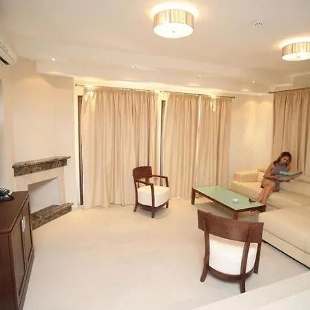Aparthotel Avillion 4*